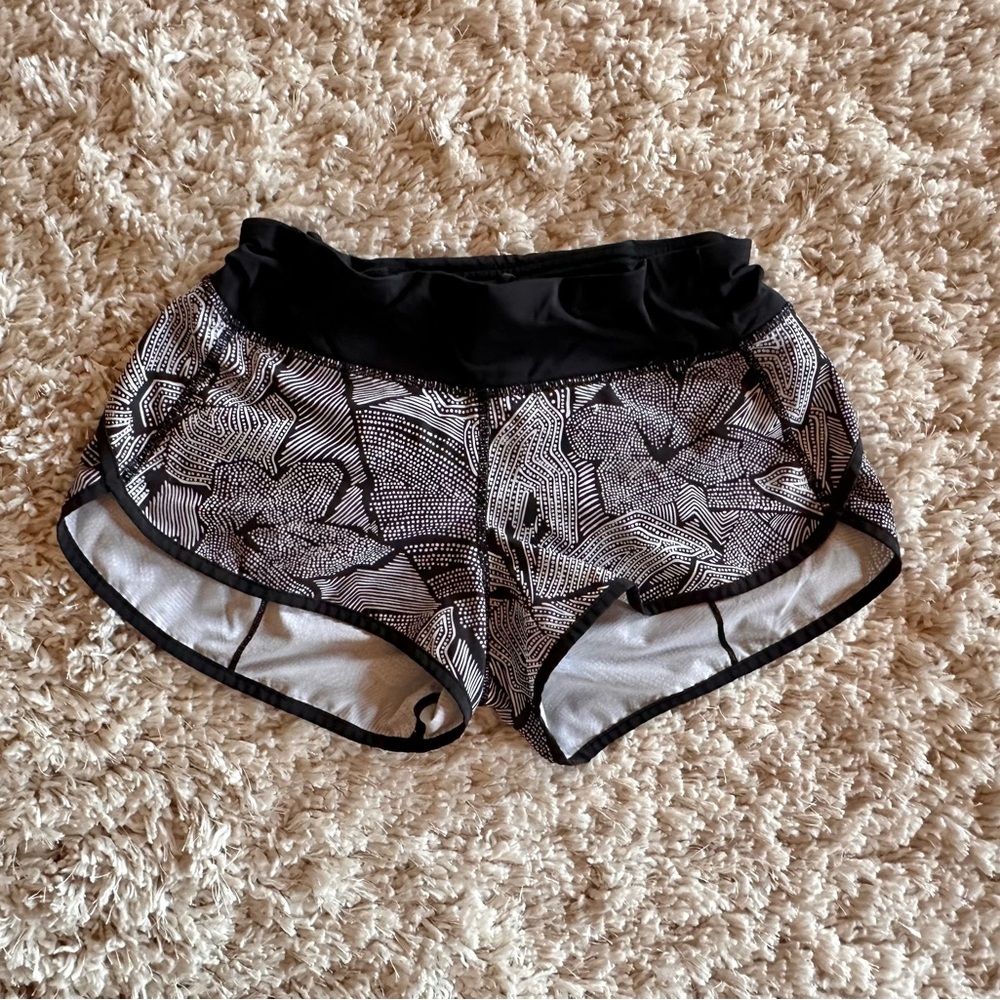 Lululemon Speed Up Shorts 2.5” - Size 4